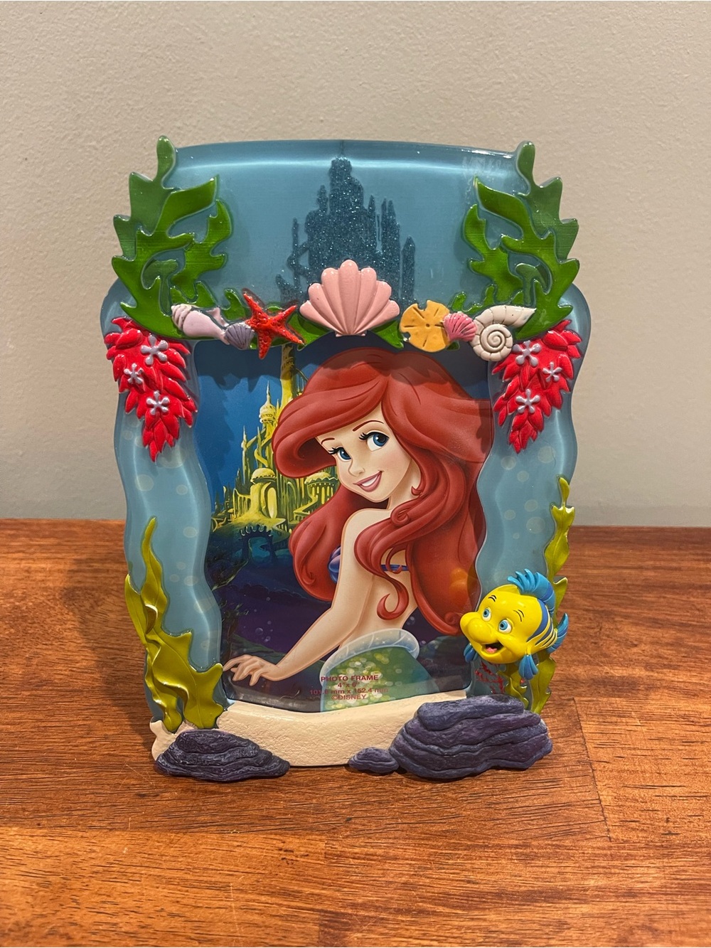 Vtg Disney Little Mermaid Ariel and Friends Resin 3-D 4”x 6” Picture Frame